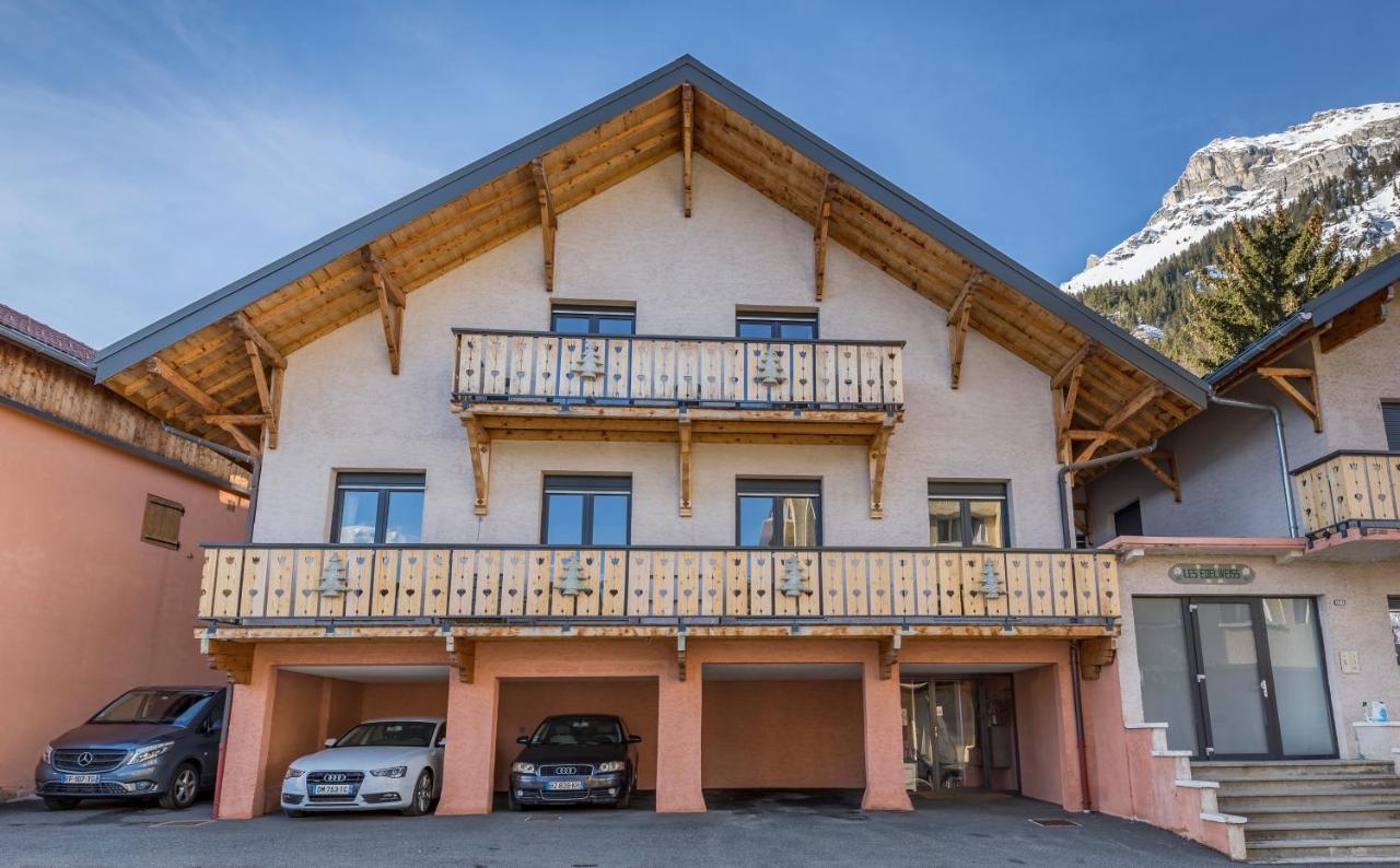 Les Edelweiss Mont-Blanc - Gite Classe 3 Etoiles Паси Екстериор снимка